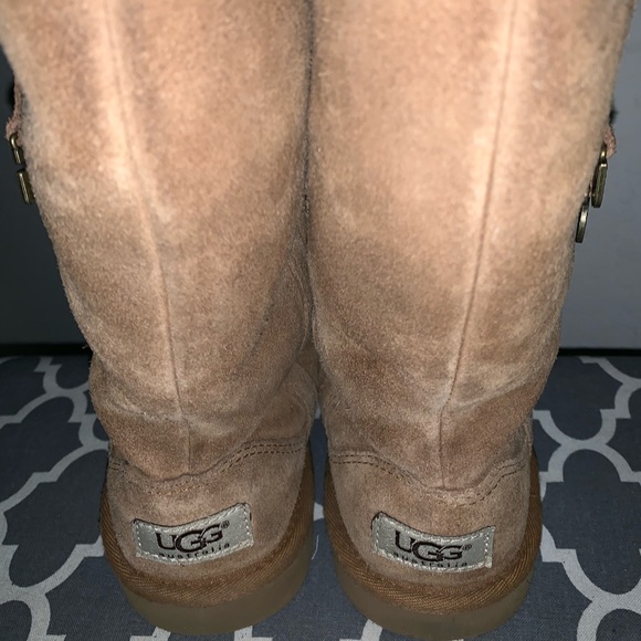 🍁🍂Ugg Girl’s Boots - Picture 3 of 7